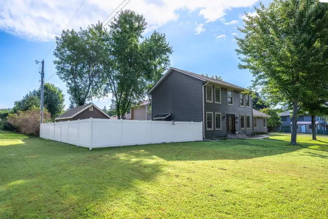 $479,900 | 205 Evergreen Drive East, Cannon Falls, MN 55009