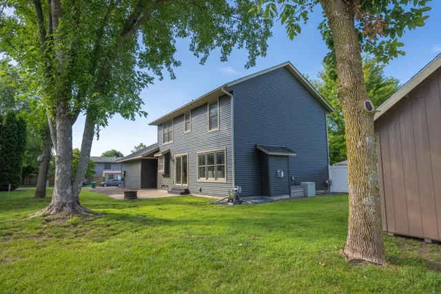 $479,900 | 205 Evergreen Drive East, Cannon Falls, MN 55009