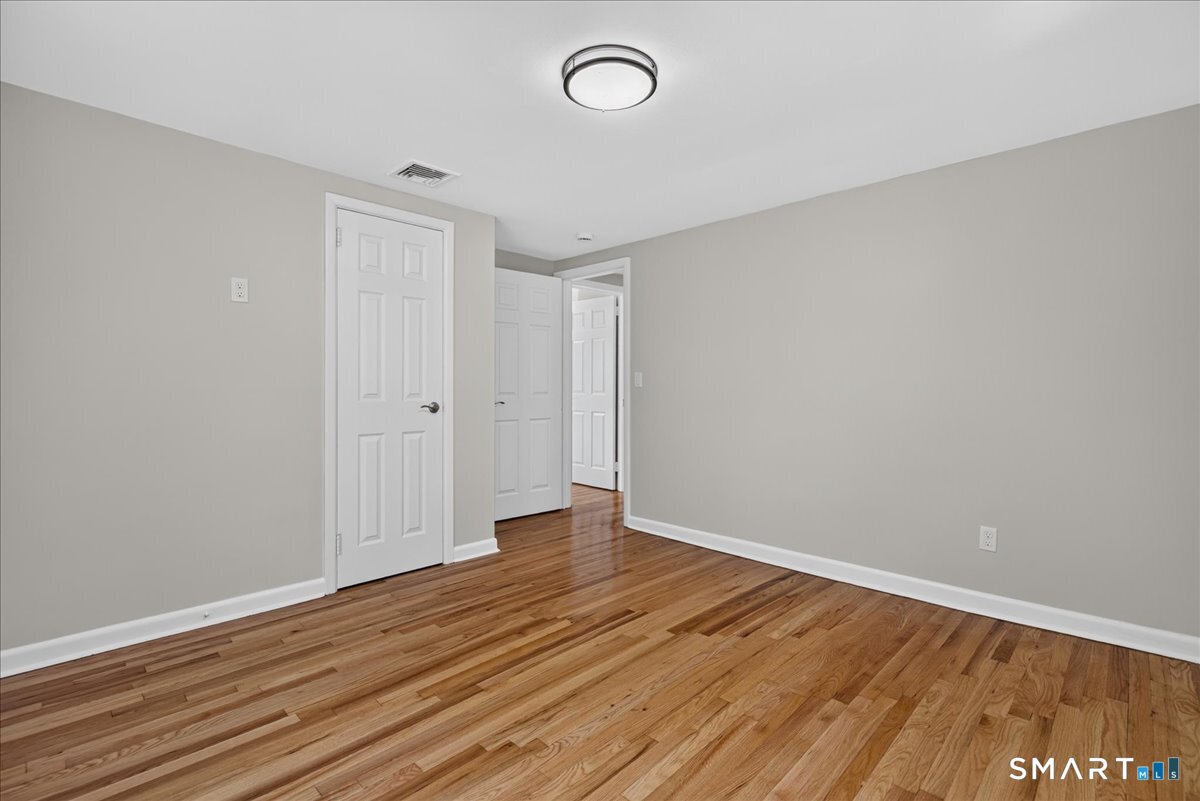 11 Derby Road Norwalk, CT 06854 - Photo 9 of 29 Gallery Image 9