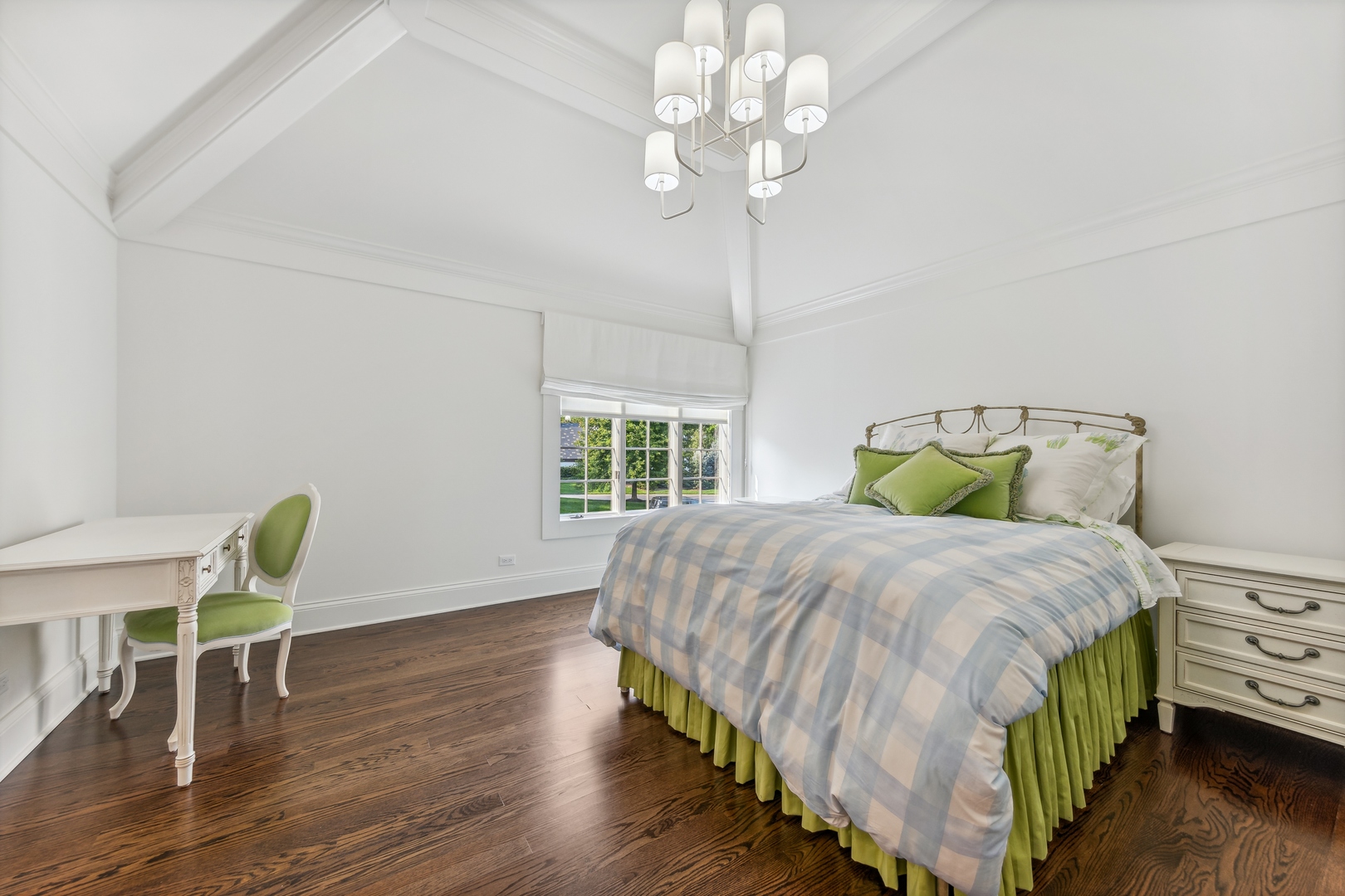 202 Burr Ridge Club Burr Ridge, IL 60527 - Photo 21 of 31 a bedroom with a bed a table and chair