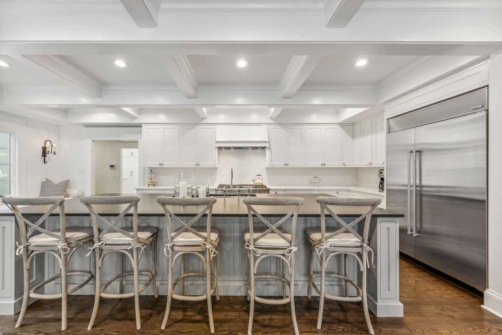 202 Burr Ridge Club Burr Ridge, IL 60527 - Photo 8 of 31 a large kitchen with a table and chairs