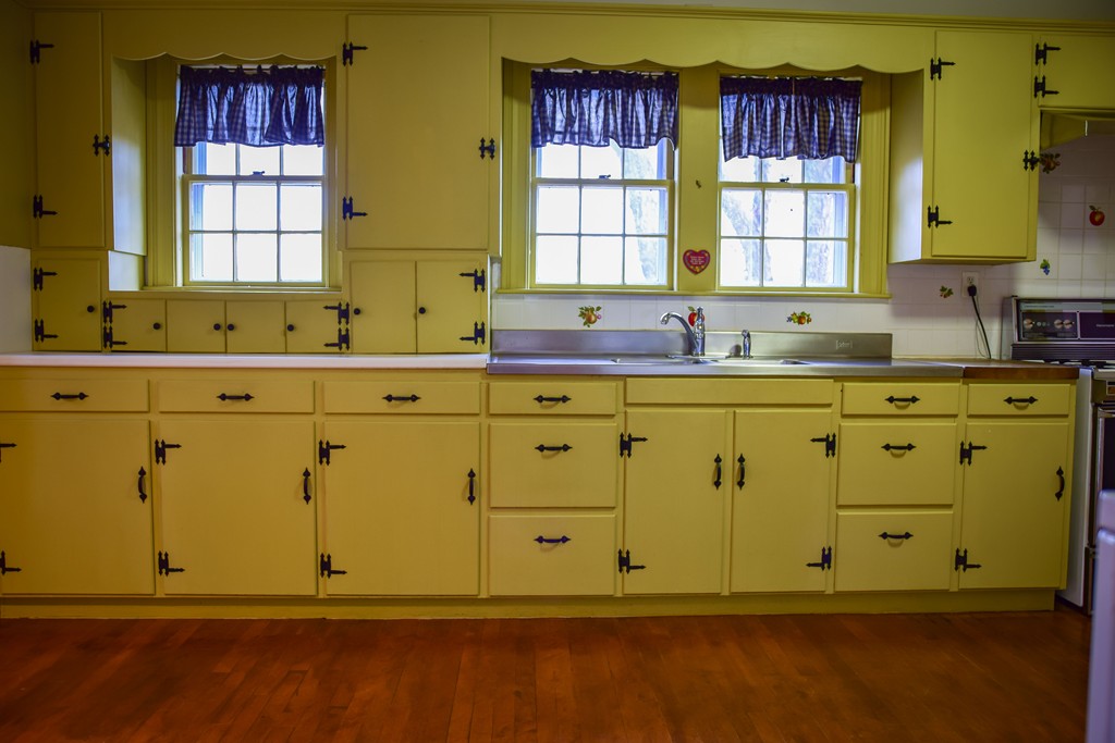 47 Leominster Road Lunenburg, MA 01462 - Photo 7 of 24 Gallery Image 7