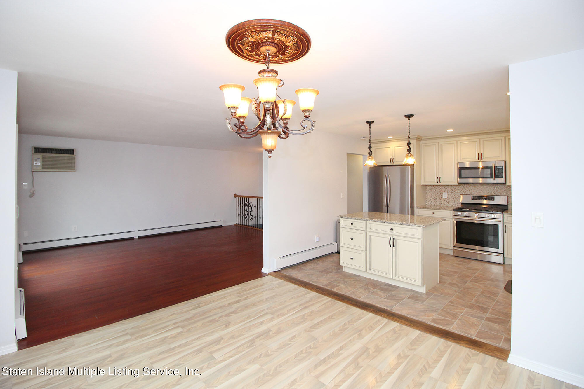 207 Willow Road East Staten Island, NY 10314 - Photo 15 of 41 IMG_3947