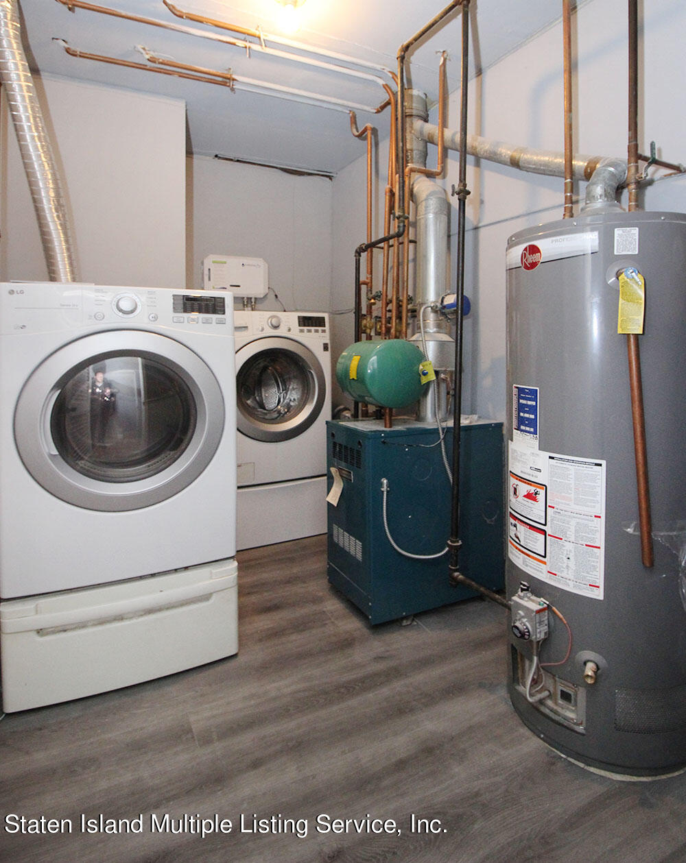 207 Willow Road East Staten Island, NY 10314 - Photo 26 of 41 IMG_3827