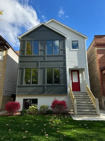 $5,495 | 4243 North Damen Avenue, Unit 1R, Chicago, IL 60618