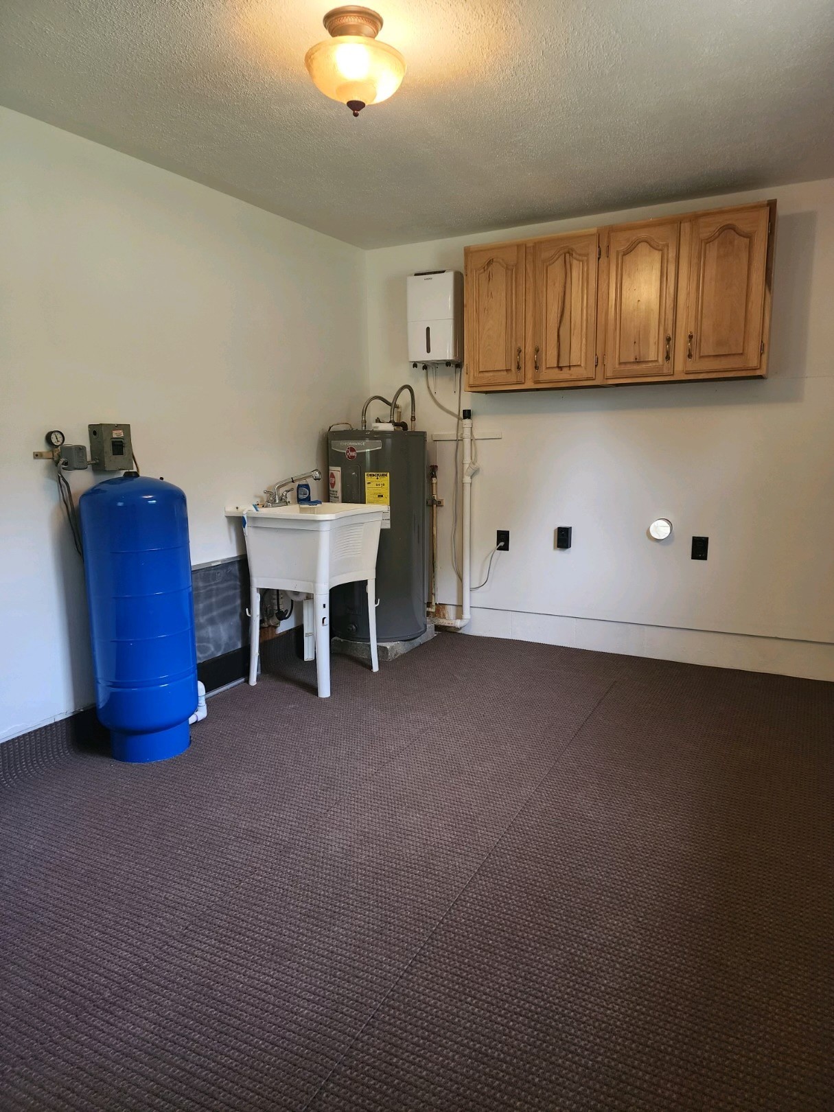 804 Crews Hollow Road Manchester, TN 37355 - Photo 18 of 29 Utility Room with Sink