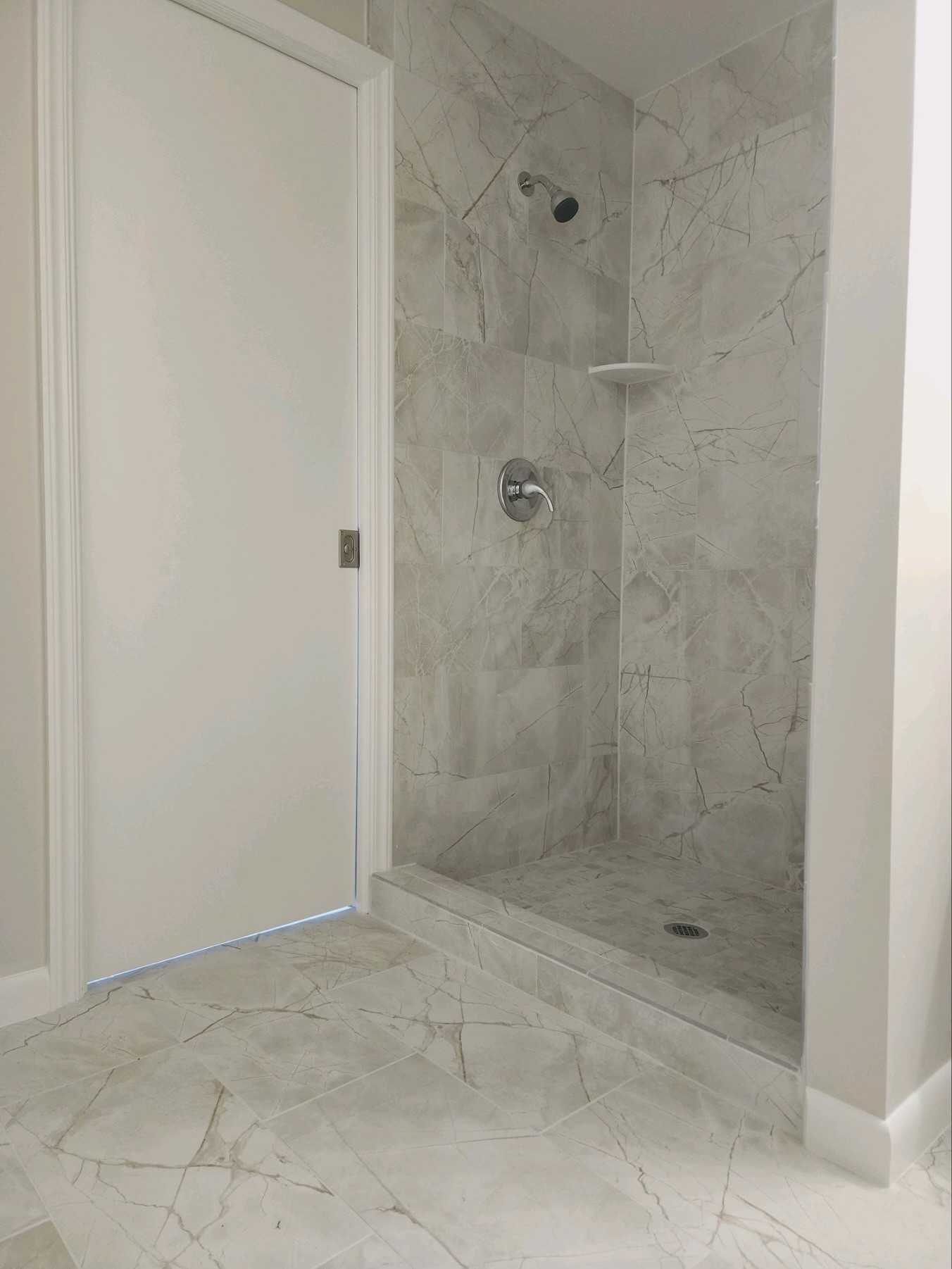 804 Crews Hollow Road Manchester, TN 37355 - Photo 5 of 29 Walk-in tile shower All new walk-in tile shower and tile flooring