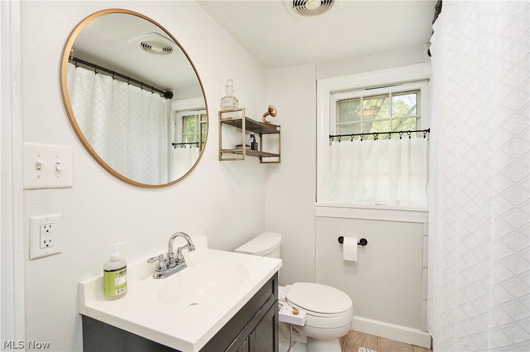 3368 Wadsworth Road Norton, OH 44203 - Photo 18 of 32 2nd floor main bath