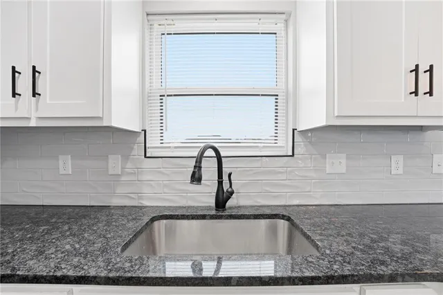 $375,000 | 507 Southwest Meadowood Drive, Grain Valley, MO 64029