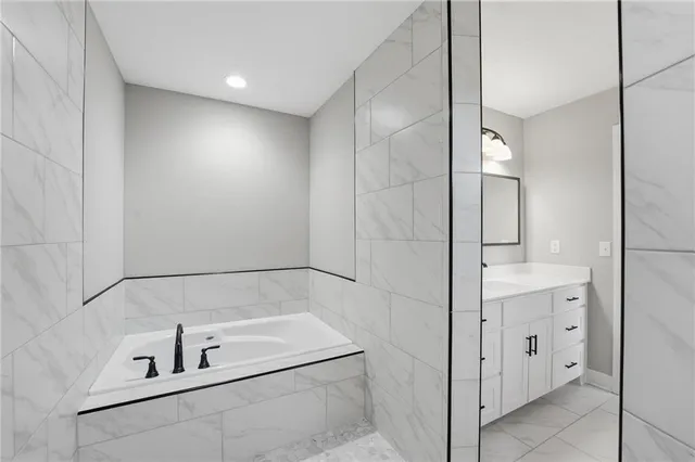 $375,000 | 507 Southwest Meadowood Drive, Grain Valley, MO 64029