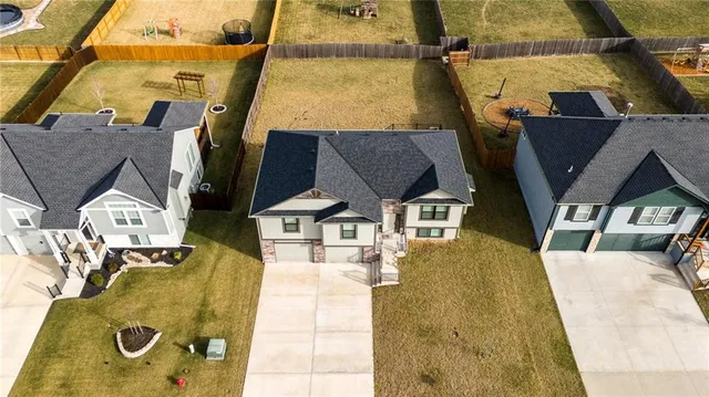 $375,000 | 507 Southwest Meadowood Drive, Grain Valley, MO 64029