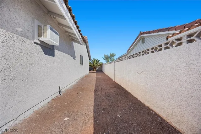 $399,000 | 413 McKenzie Drive, Henderson, NV 89015