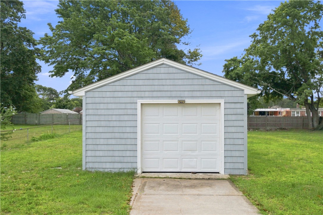 52 Blake Street Warwick, RI 02889 - Photo 6 of 26 Gallery Image 6