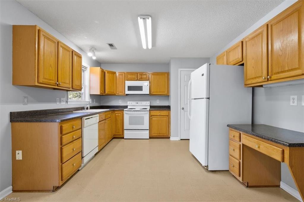 4965 Springhouse Farm Road Winston-Salem, NC 27107 - Photo 11 of 33 Gallery Image 11