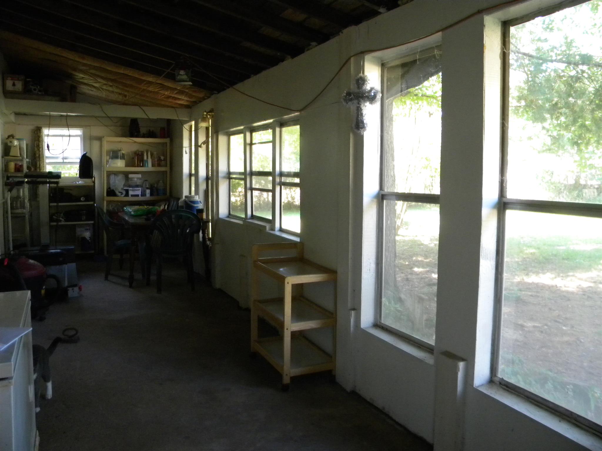317 Garrison Road Hohenwald, TN 38462 - Photo 3 of 16 Enclosed front porch