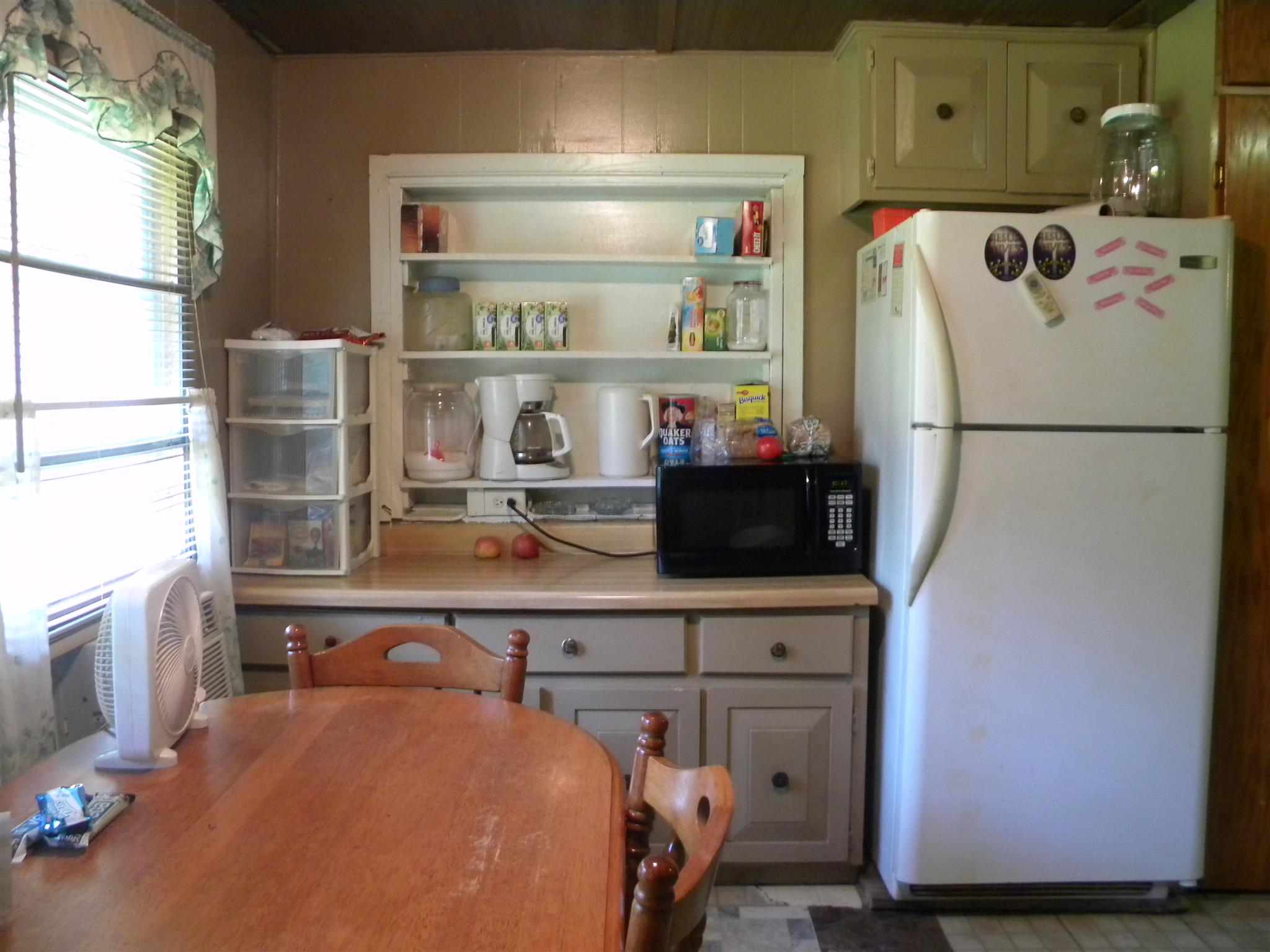 317 Garrison Road Hohenwald, TN 38462 - Photo 5 of 16 Refrig. stays