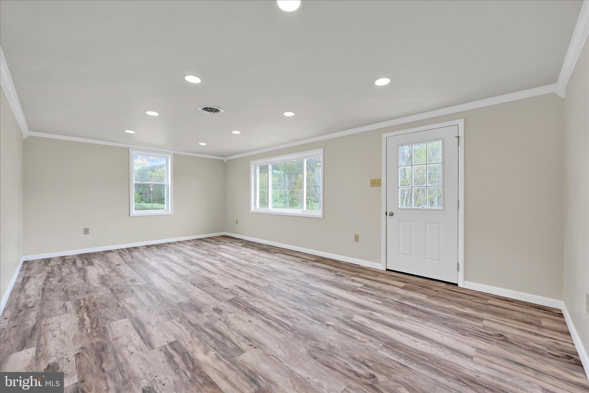 163 Swopes Valley Road Pine Grove, PA 17963 - Photo 15 of 43 Living Area