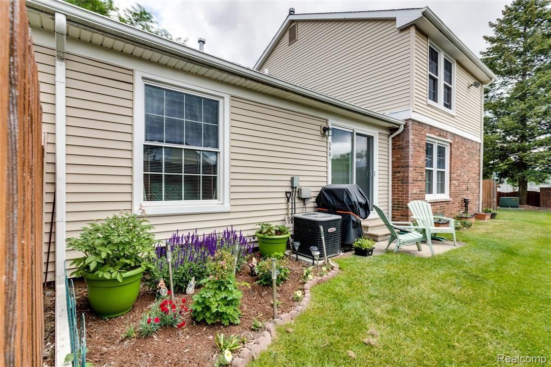 3501 Crooks Road, Unit 42 Royal Oak, MI 48073 - Photo 13 of 14 3501 Crooks Rd Royal Oak MI-large-013-1-3501 Crooks Road13FULL-1500x1000-72dpi.jpg