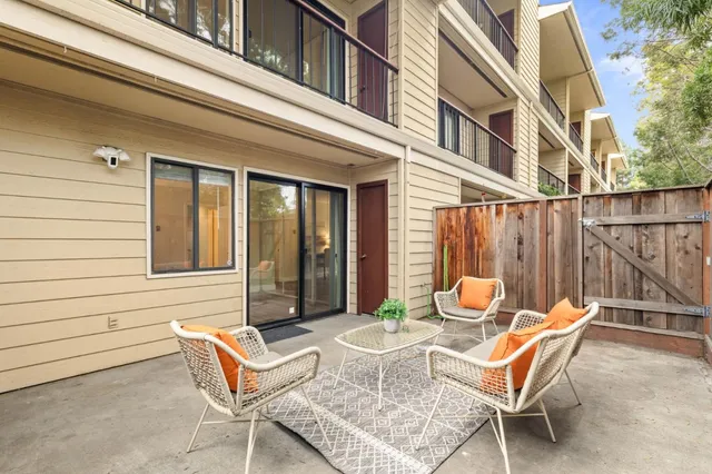 $1,128,888 | 461 Northlake Drive, Unit 25, San Jose, CA 95117