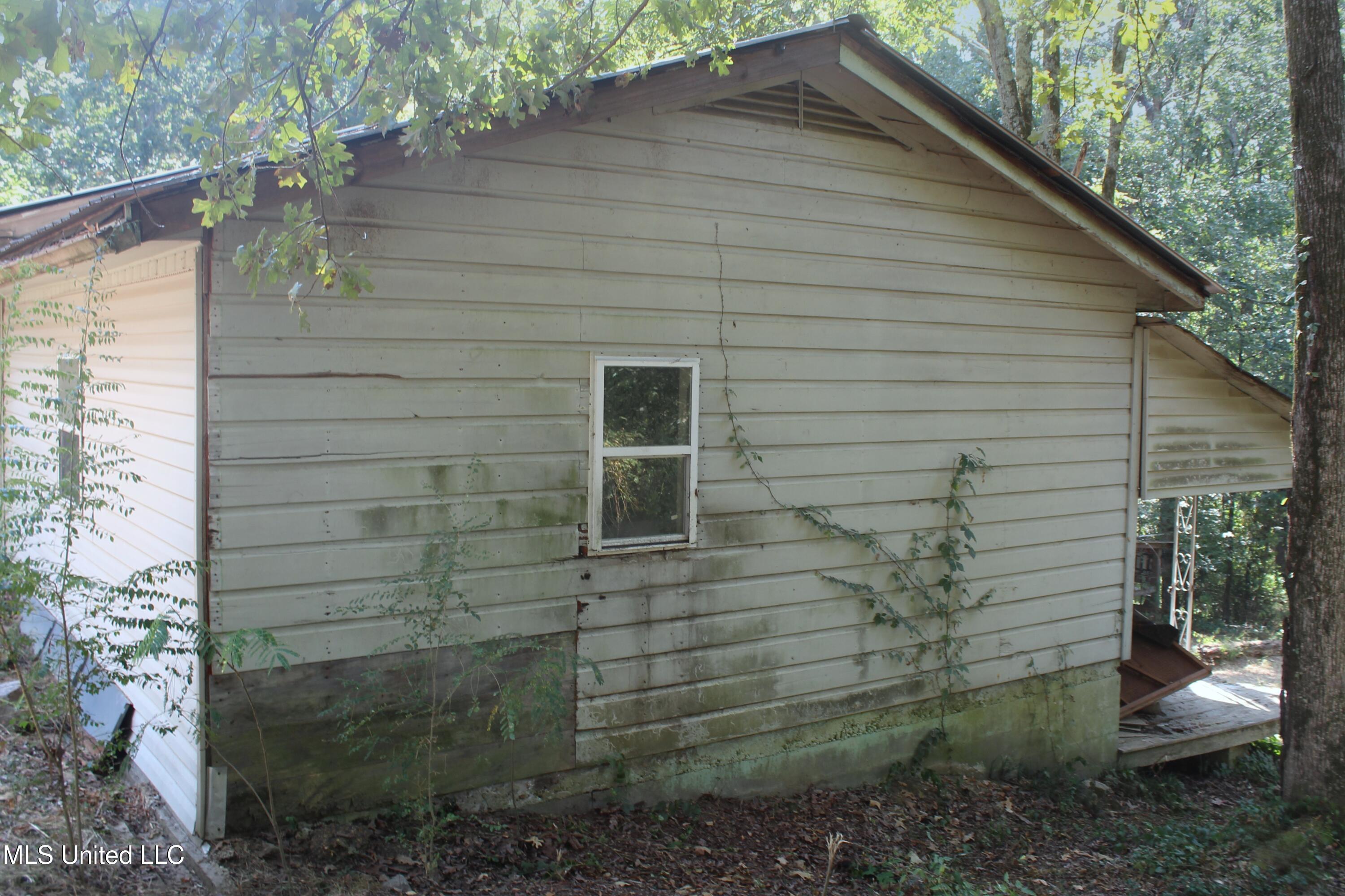 3123 Cold Springs Road Sardis, MS 38666 - Photo 2 of 19 IMG_1481