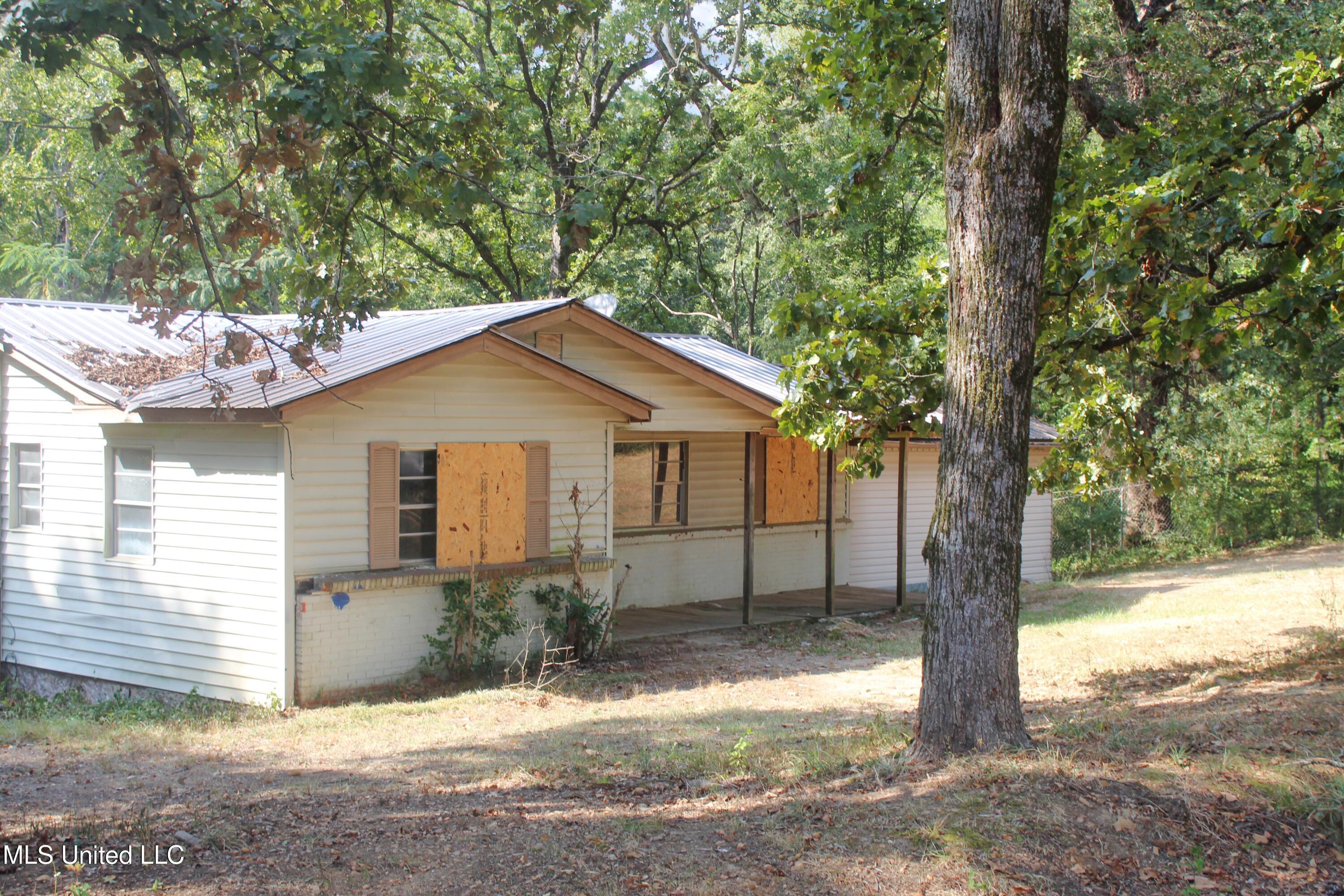 3123 Cold Springs Road Sardis, MS 38666 - Photo 3 of 19 IMG_1645