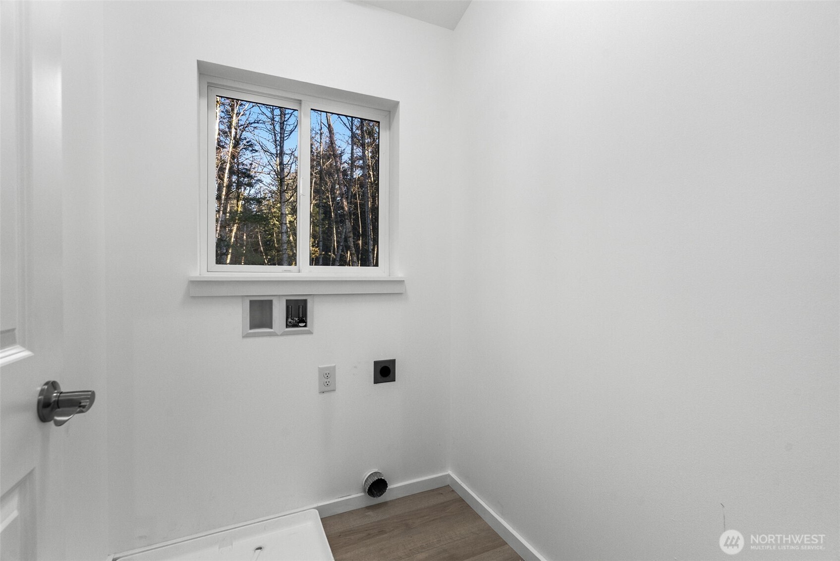 6925 Schweitzer Place Southwest Port Orchard, WA 98367 - Photo 21 of 32 a small space with a window