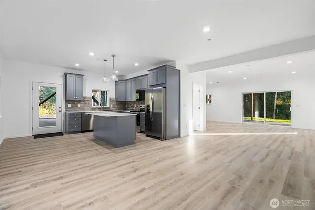 $725,000 | 6925 Schweitzer Place Southwest, Port Orchard, WA 98367