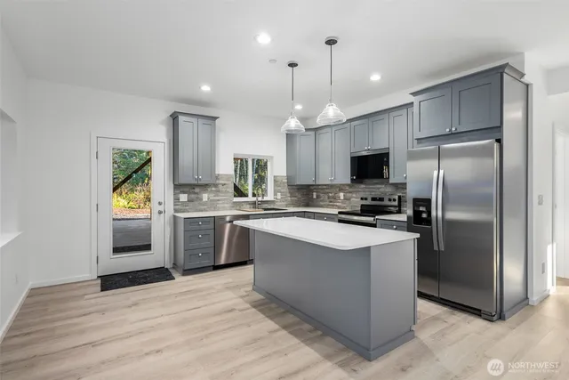 $725,000 | 6925 Schweitzer Place Southwest, Port Orchard, WA 98367