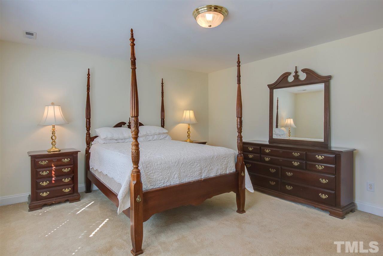 4007 Grayson Ridge Court Raleigh, NC 27613 - Photo 11 of 25 Gallery Image 11