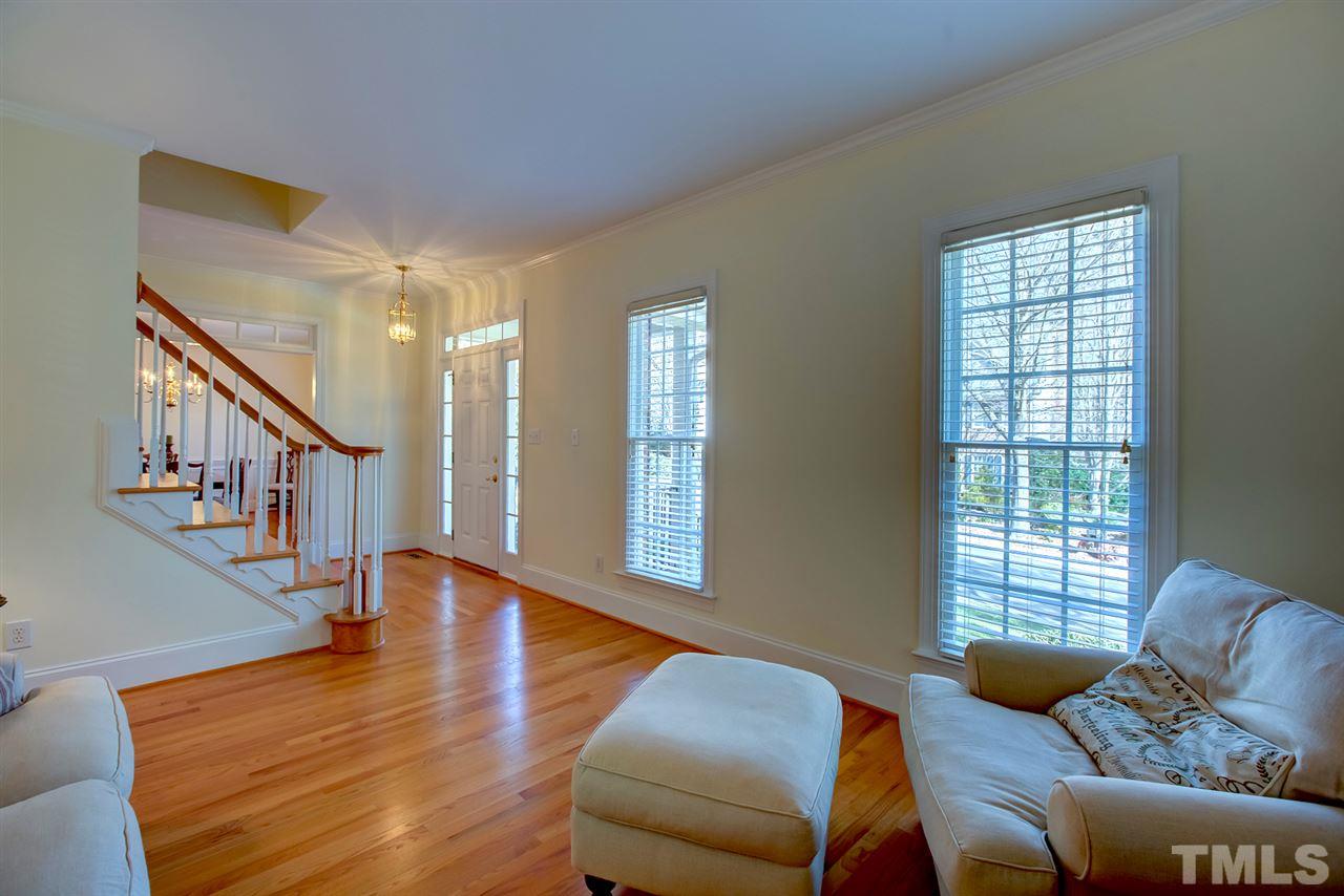 4007 Grayson Ridge Court Raleigh, NC 27613 - Photo 4 of 25 Gallery Image 4