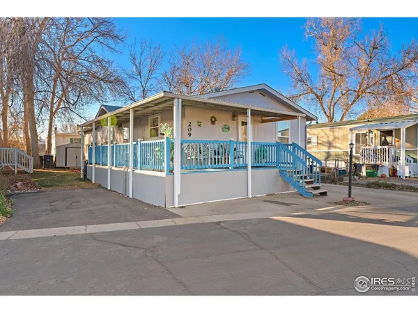 a view of a house with a outdoor space