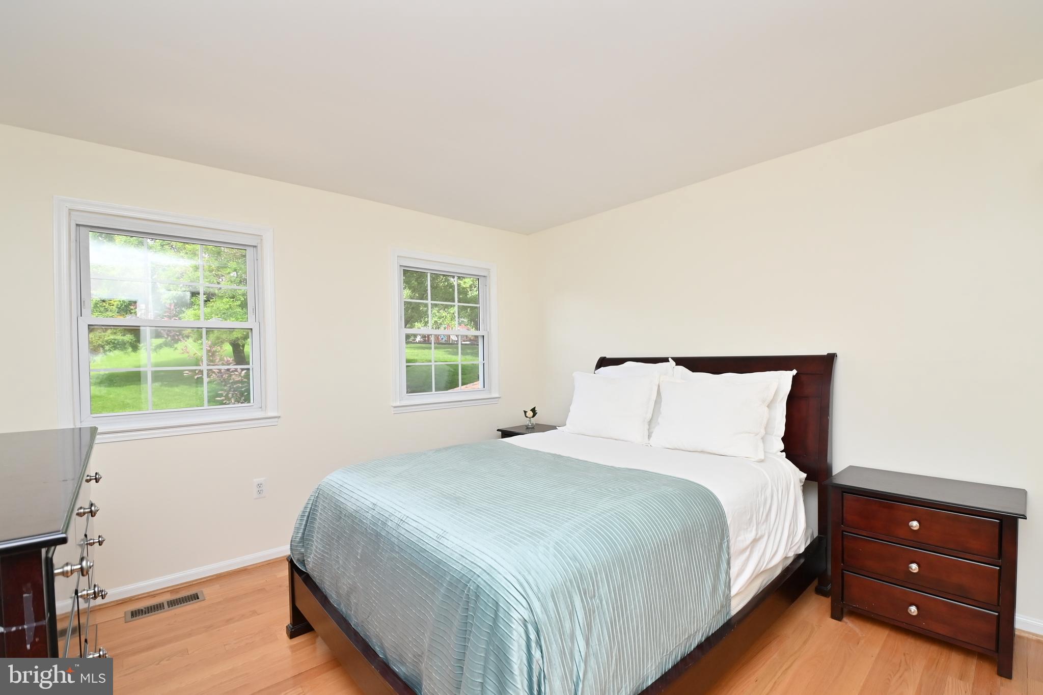 1012 Moorefield Creek Road Southwest Vienna, VA 22180 - Photo 21 of 35 Bedroom 2