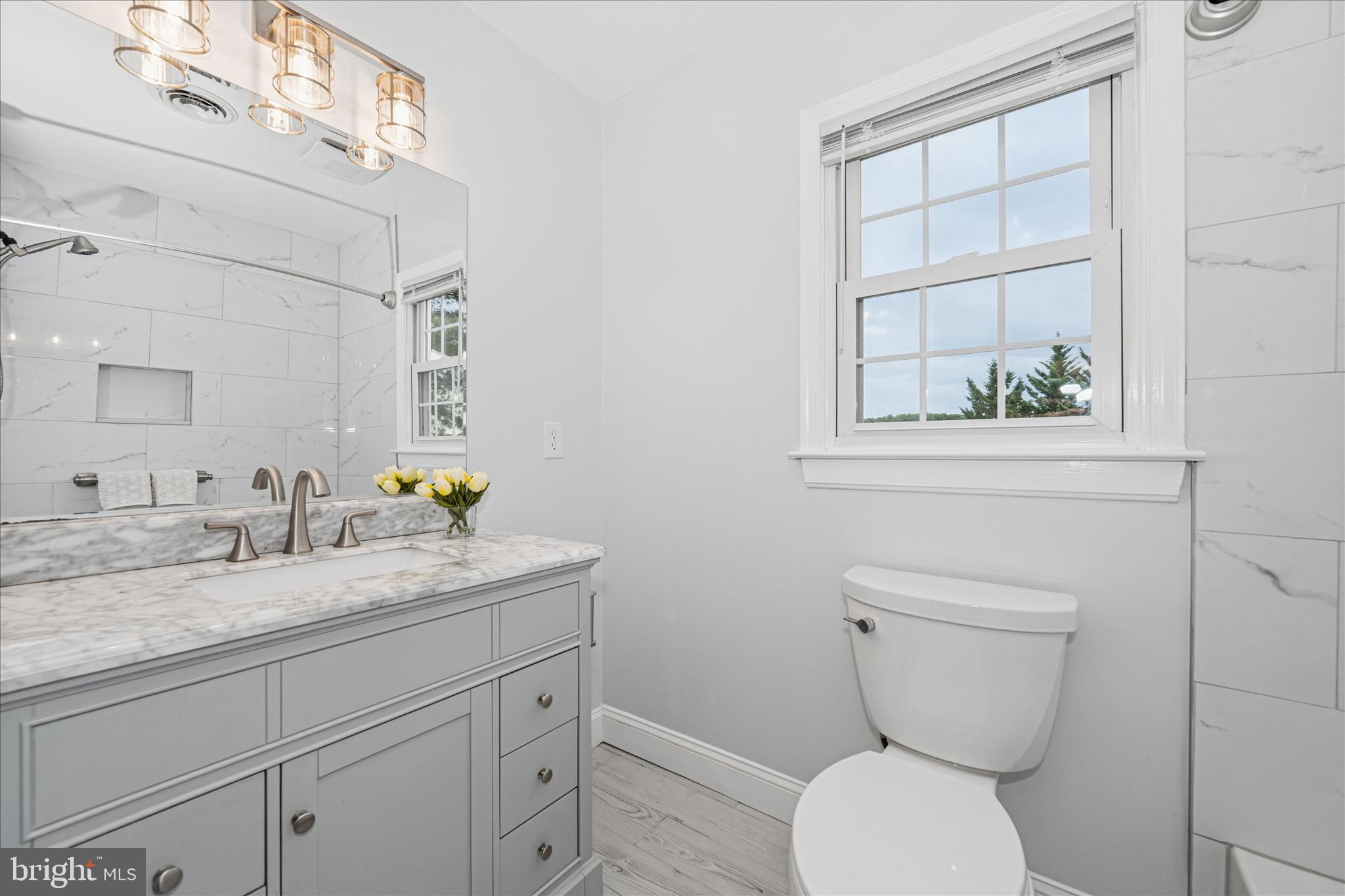 6596 East Lakeridge Road New Market, MD 21774 - Photo 50 of 131 Upstairs Upgraded Bathroom