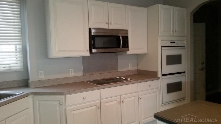 1267 Putnam Circle Rochester, MI 48307 - Photo 15 of 45
