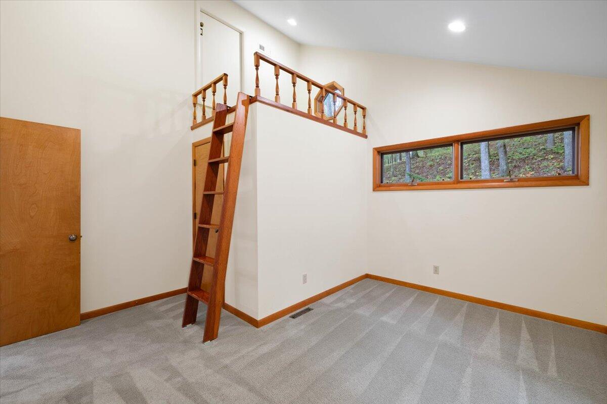 701 Bishop Road Blacksburg, VA 24060 - Photo 30 of 110 GG