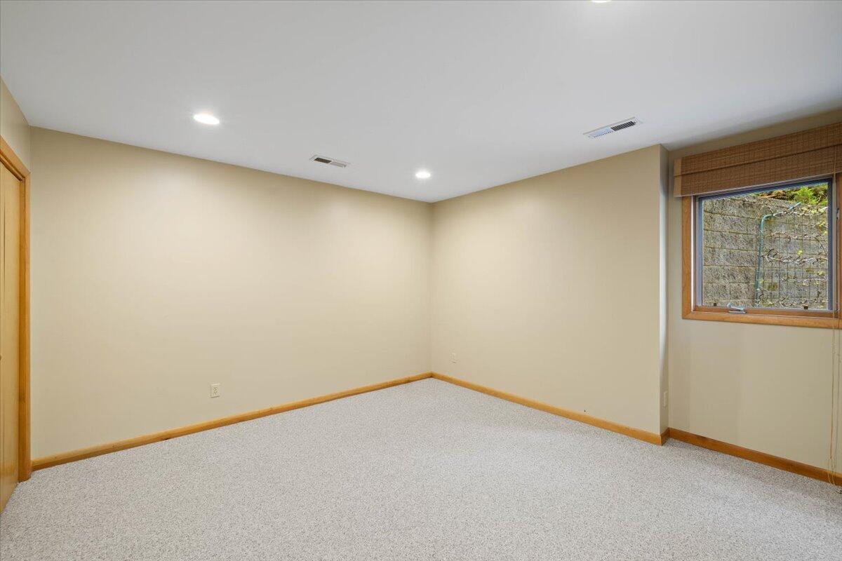 701 Bishop Road Blacksburg, VA 24060 - Photo 32 of 110 II