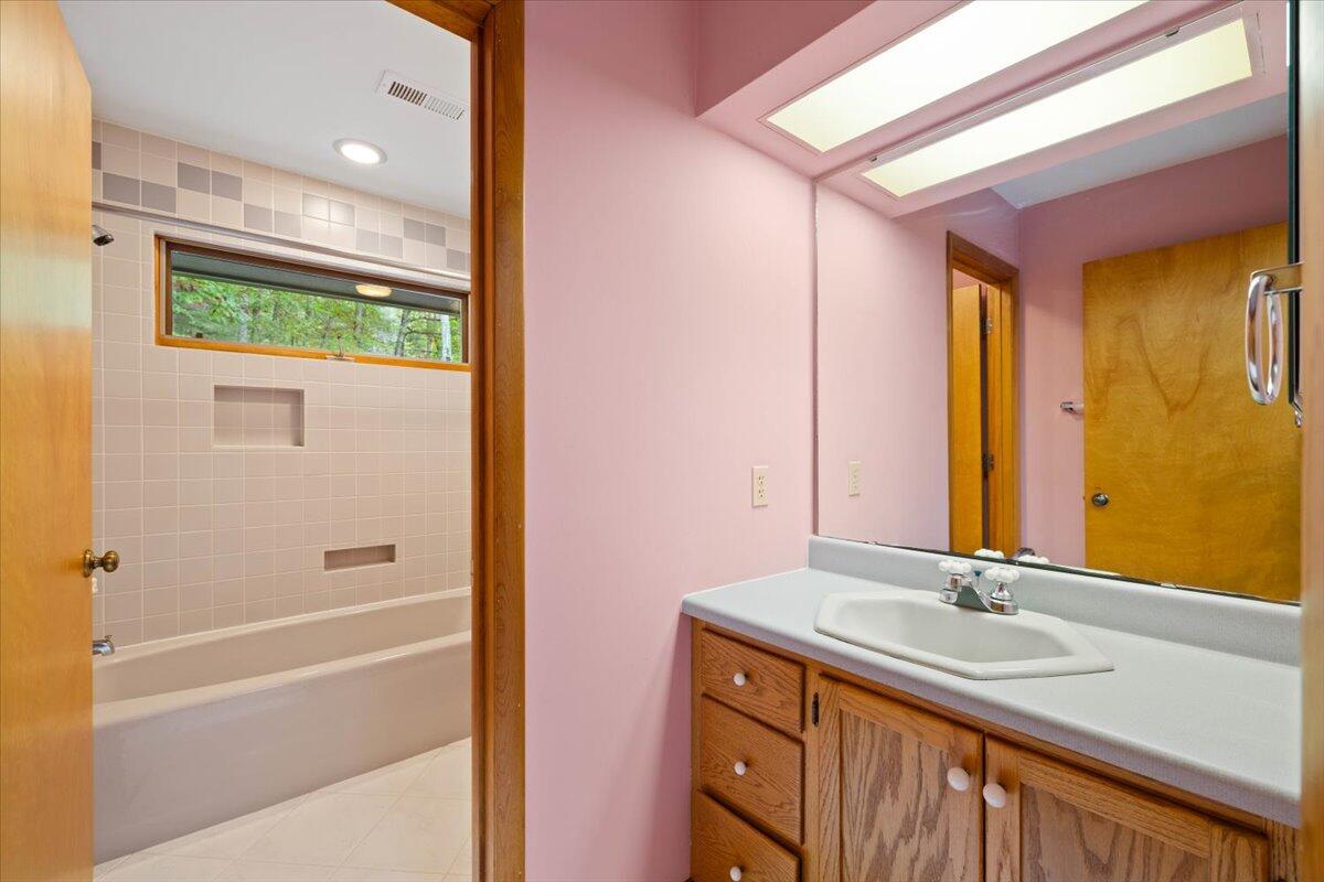 701 Bishop Road Blacksburg, VA 24060 - Photo 37 of 110 NN