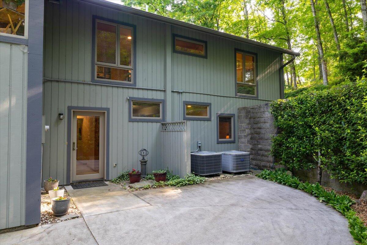 701 Bishop Road Blacksburg, VA 24060 - Photo 46 of 110 Z23