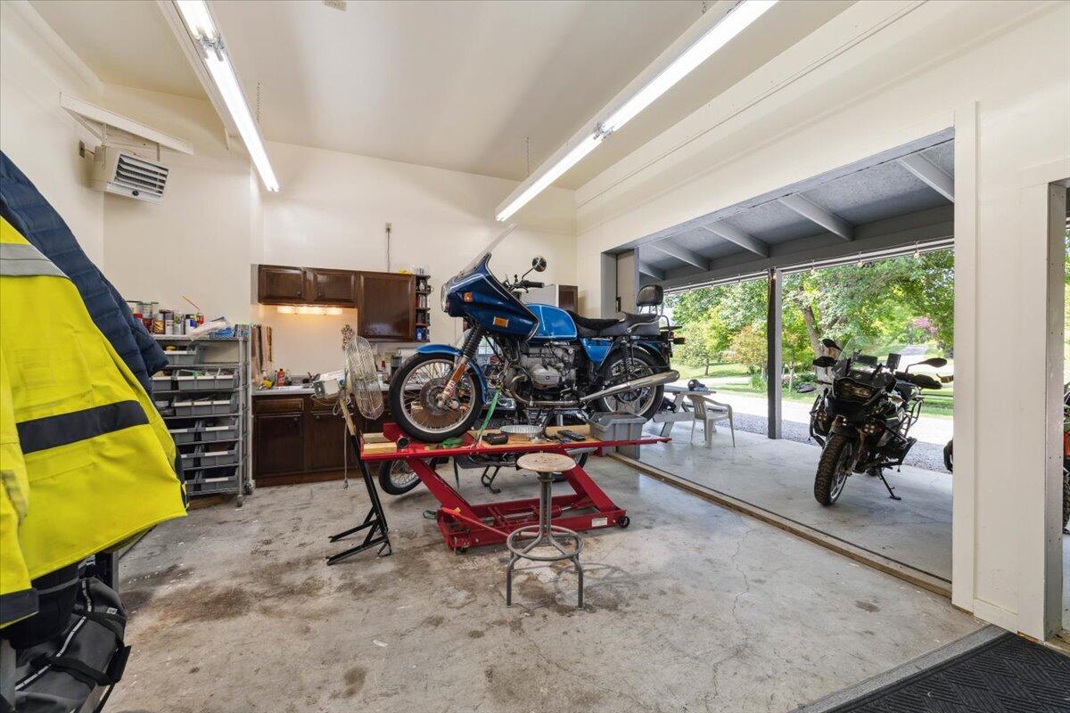 701 Bishop Road Blacksburg, VA 24060 - Photo 59 of 110 Z36