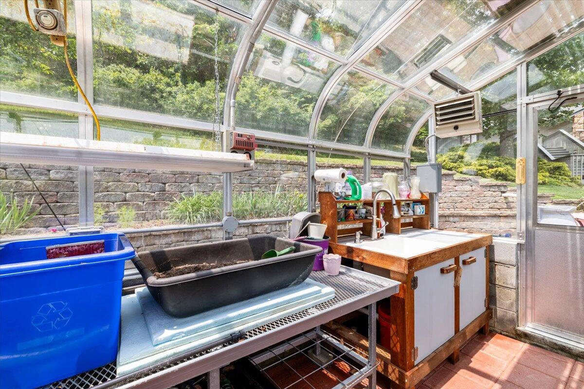 701 Bishop Road Blacksburg, VA 24060 - Photo 79 of 110 Z56