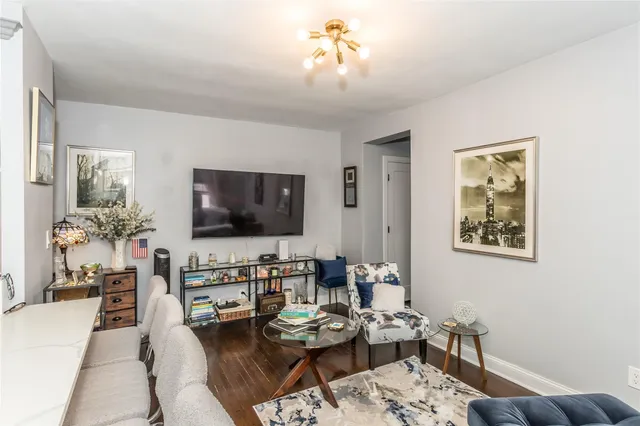 $319,000 | 30-47 Hobart Street, Unit 6 | Woodside