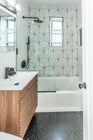 $319,000 | 30-47 Hobart Street, Unit 6 | Woodside