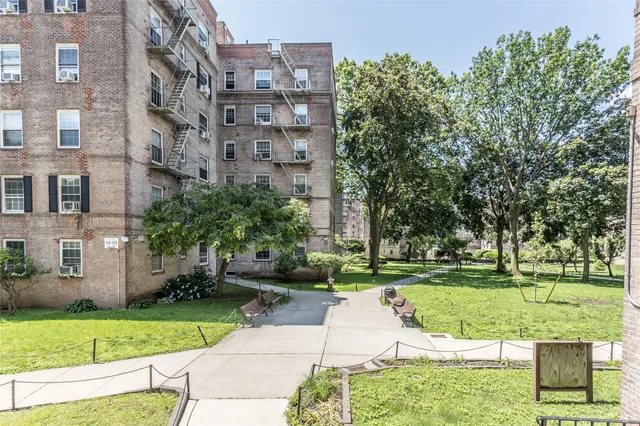 $319,000 | 30-47 Hobart Street, Unit 6 | Woodside