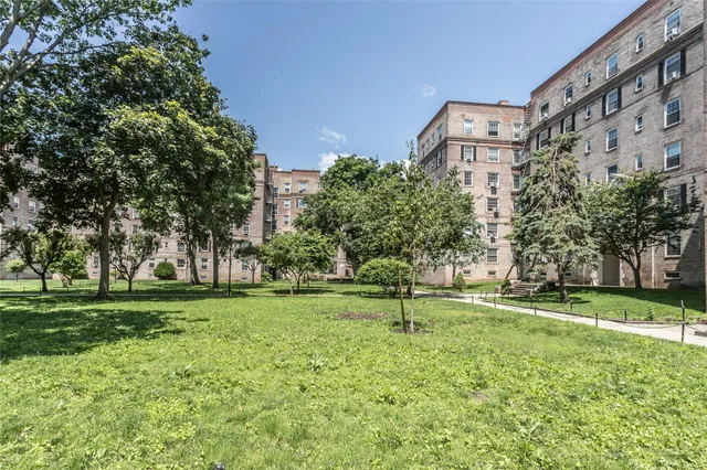 $319,000 | 30-47 Hobart Street, Unit 6 | Woodside