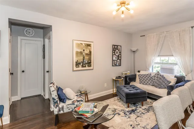 $319,000 | 30-47 Hobart Street, Unit 6 | Woodside