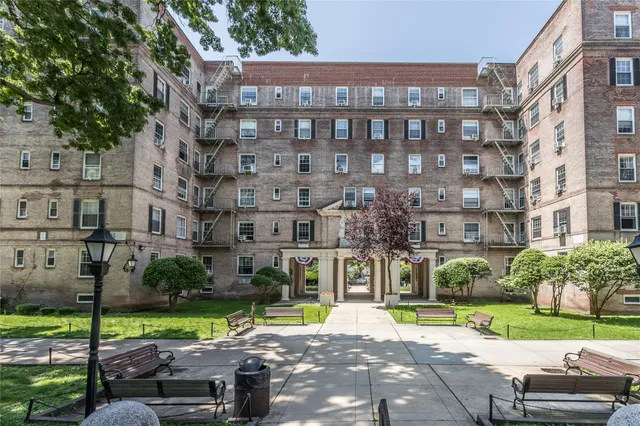 $319,000 | 30-47 Hobart Street, Unit 6 | Woodside