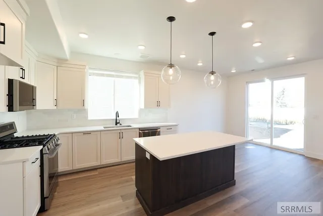 $579,900 | 619 North Curlew Drive, Ammon, ID 83401