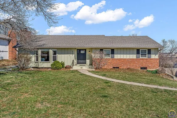$295,000 | 6250 Southwest 21st Terrace, Topeka, KS 66614