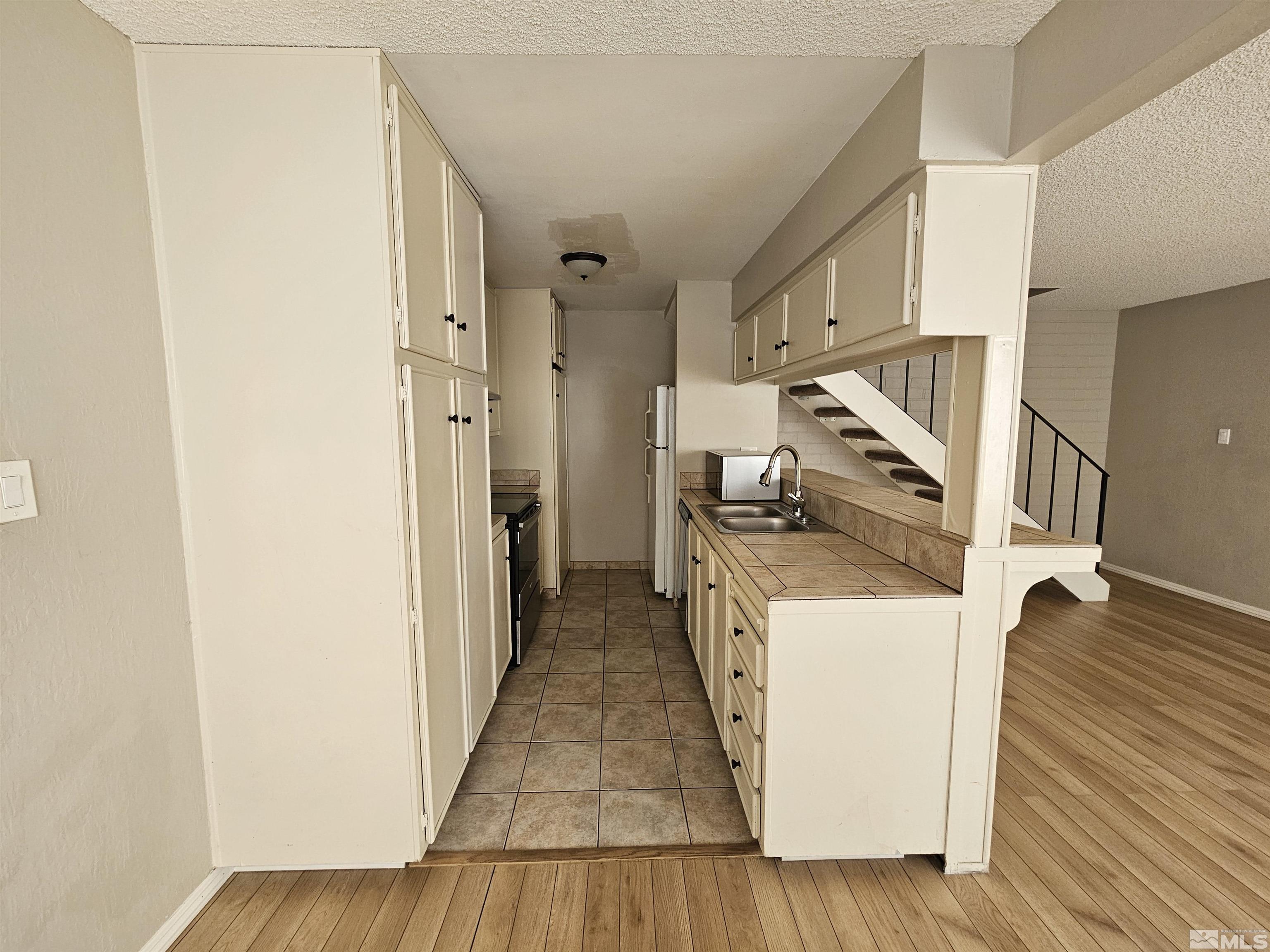 5091 Tahiti Way, Unit 2 Reno, NV 89502 - Photo 5 of 11 Photo 5