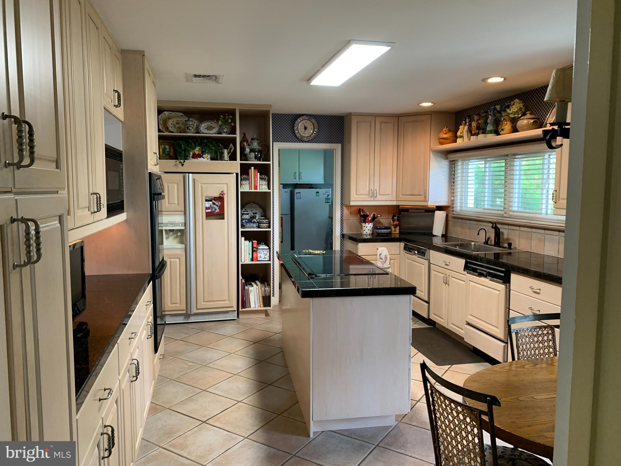 7919 Long Meadow Road Pikesville, MD 21208 - Photo 16 of 36 Kitchen